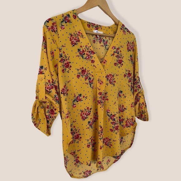 STELLA Tweed Floral V-Neck Blouse - Picture 2 of 9